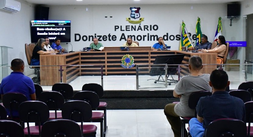 Vereadores de Lagoa do Barro do Piauí se Reúnem Para Realização de Mais Uma Sessão Ordinária
