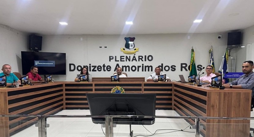 Câmara Municipal de Lagoa do Barro do Piauí realiza sessão ordinária e aprova importantes requerimentos