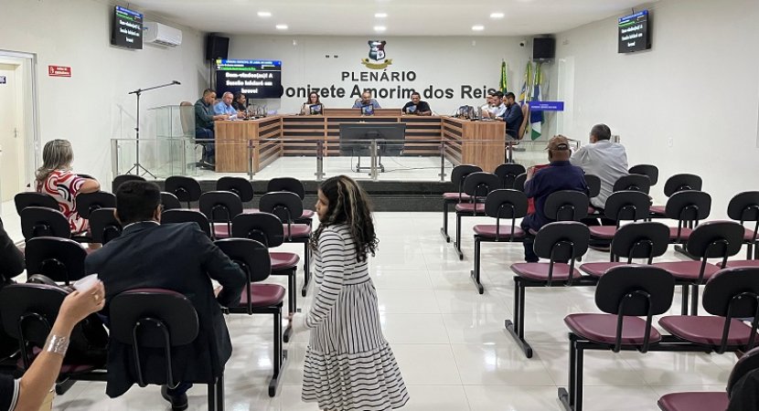 Câmara Municipal de Lagoa do Barro realiza primeira sessão ordinária do segundo semestre após retorno às atividades legislativas, com homenagens e aprovação de requerimentos e projeto de Lei